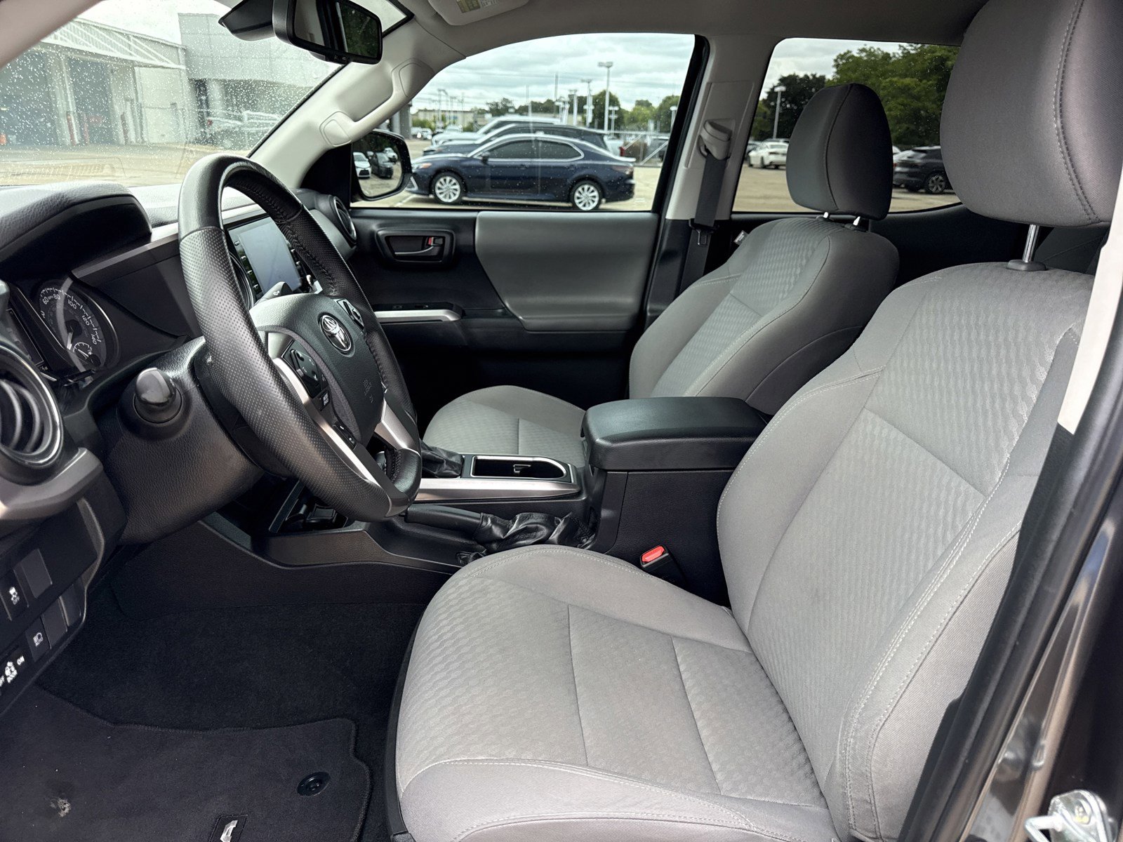 Used 2023 Toyota Tacoma SR5 AWD/4WD image 11