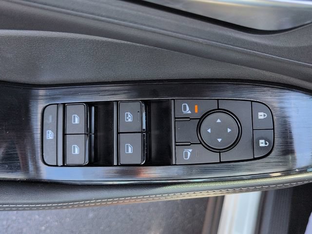 Used 2023 Nissan Rogue SV w/ SV Premium B Package FWD image 17