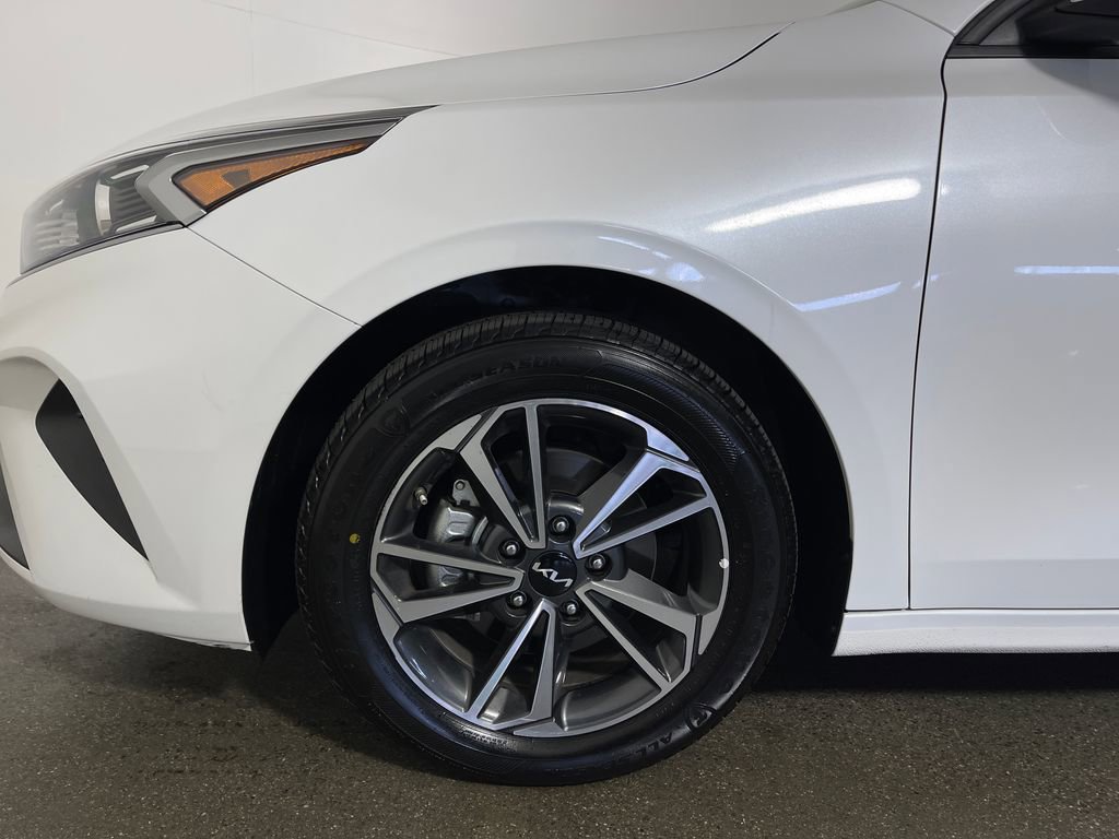 Used 2024 Kia Forte LXS FWD image 11