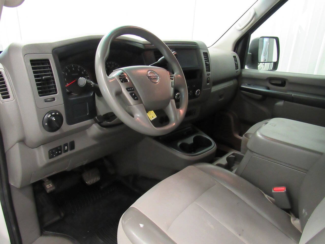Used 2021 Nissan NV 2500 SV RWD image 35
