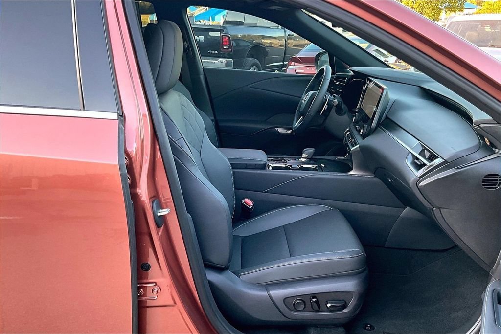 Used 2025 Lexus RX 350 Premium w/ Convenience Package FWD image 7