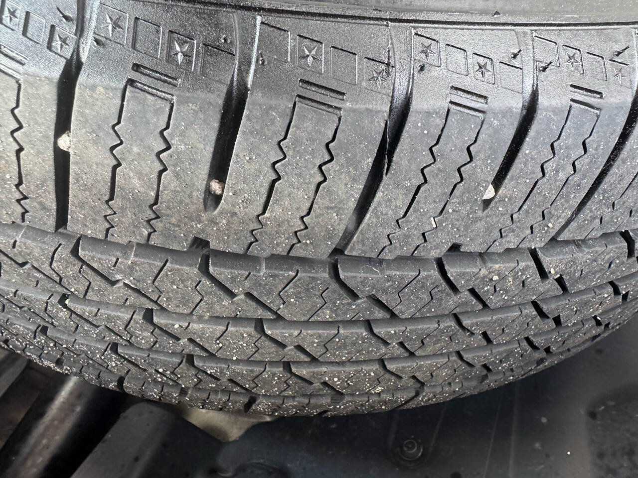 Used 2016 Ford Explorer XLT w/ Equipment Group 202A AWD/4WD image 21
