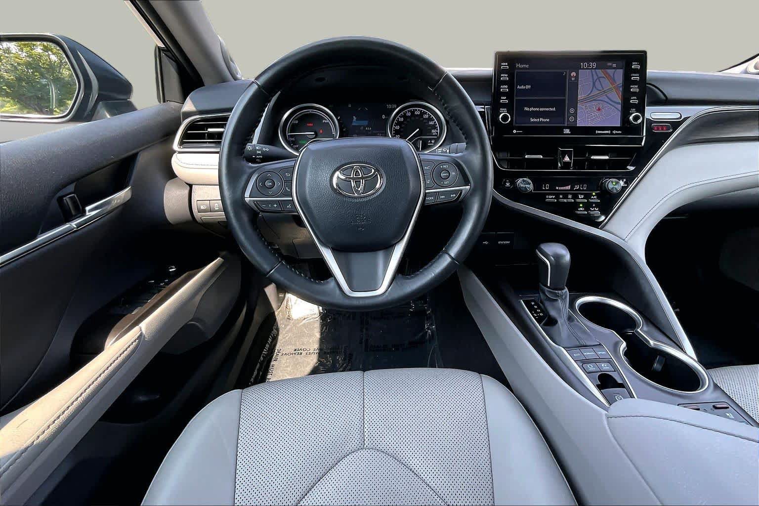 Used 2021 Toyota Camry XLE w/ Navigation Upgrade Package FWD image 6