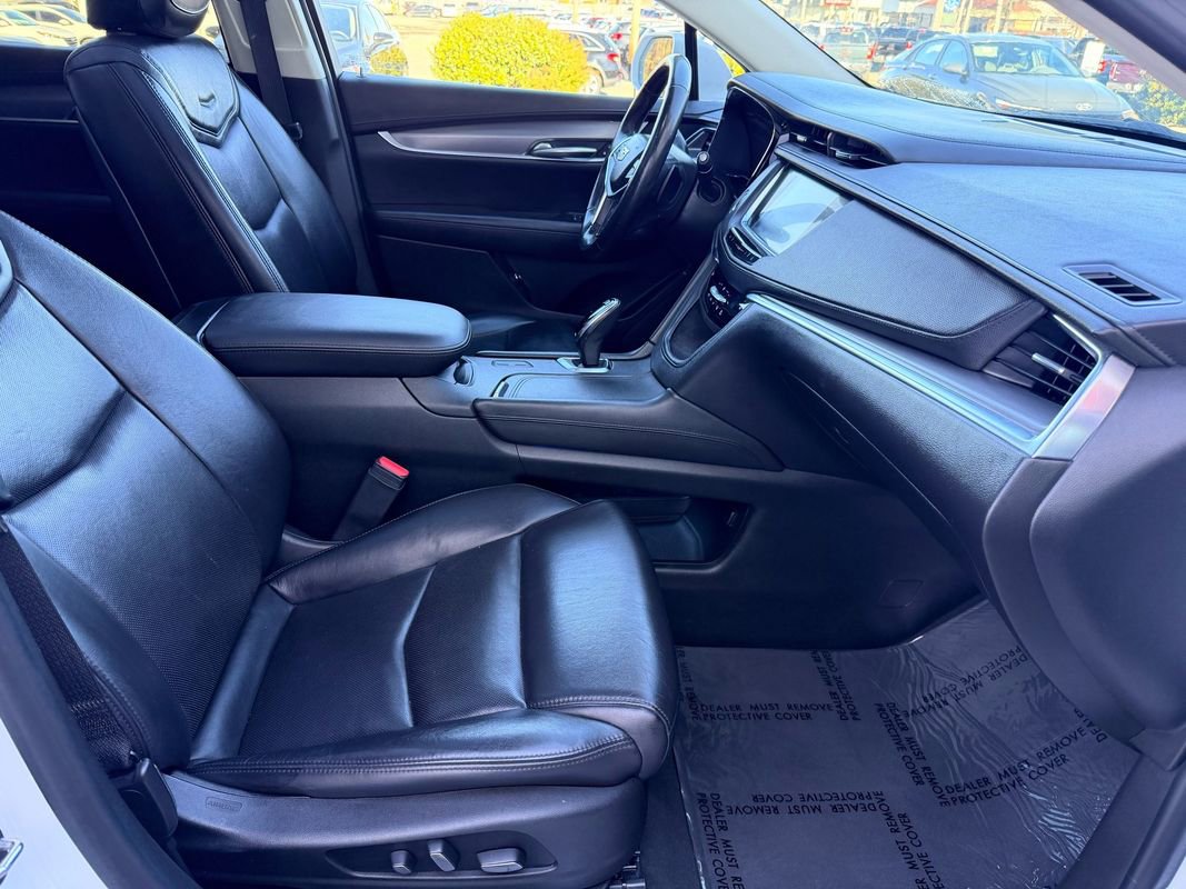 Used 2018 Cadillac XT5 Luxury image 16