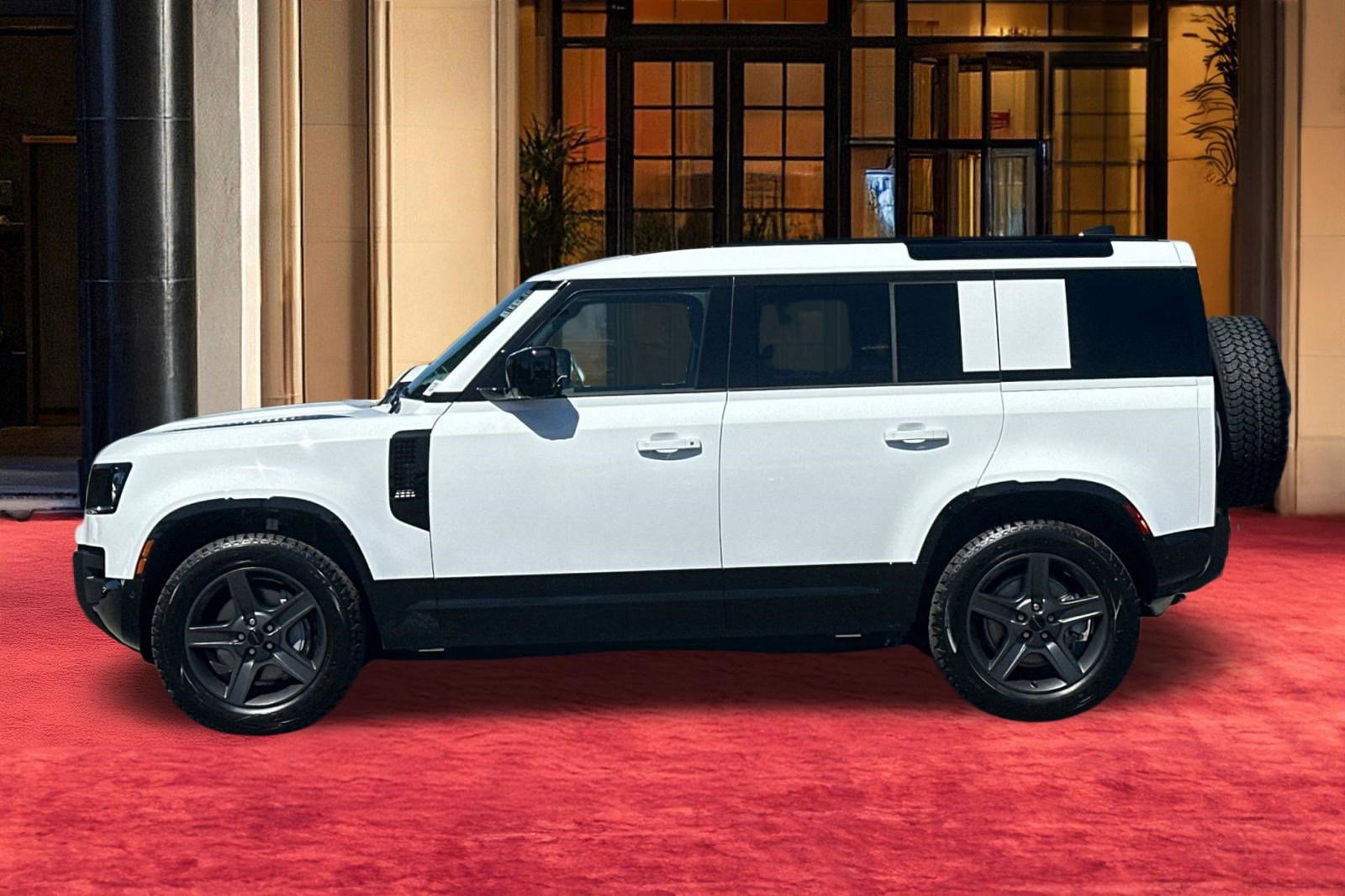 New 2026 Land Rover Defender 110 X-Dynamic SE AWD/4WD image 2