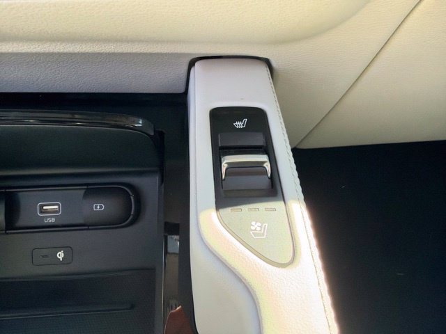 Certified 2021 Kia Telluride EX w/ EX Premium Package AWD/4WD image 26
