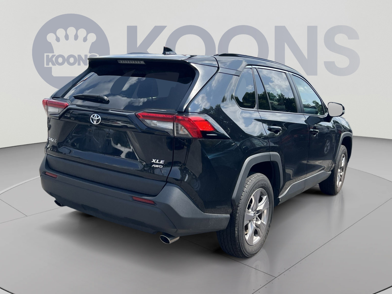 Used 2025 Toyota RAV4 XLE AWD/4WD image 7