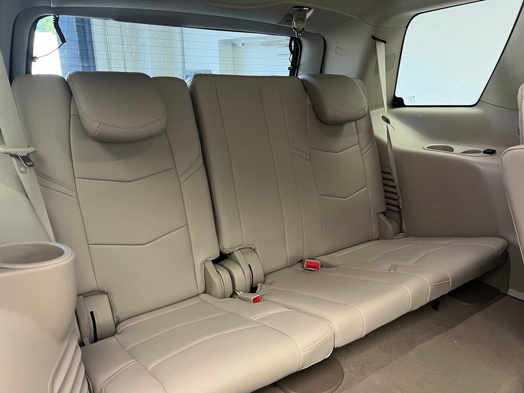 Used 2017 Cadillac Escalade Luxury AWD/4WD image 11