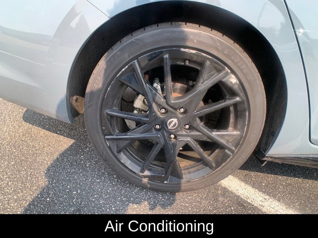 Certified 2025 Nissan Sentra SR w/ Midnight Edition FWD image 15