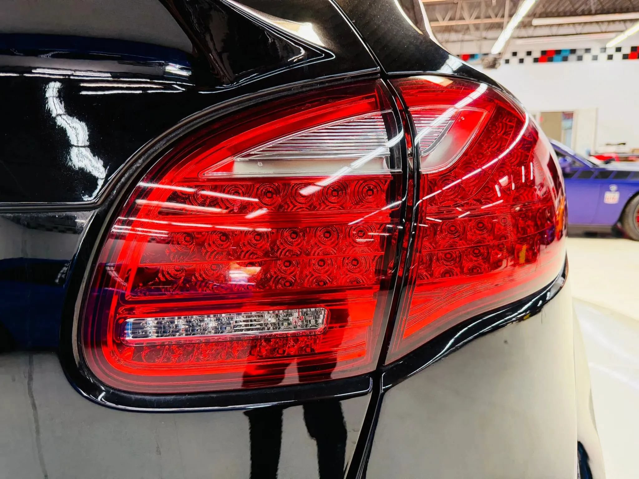 Used 2013 Porsche Cayenne S AWD/4WD image 19
