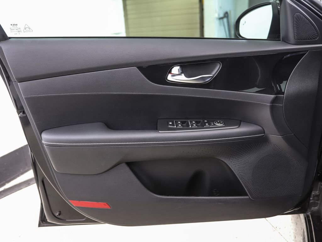 Used 2024 Kia Forte GT-Line FWD image 9