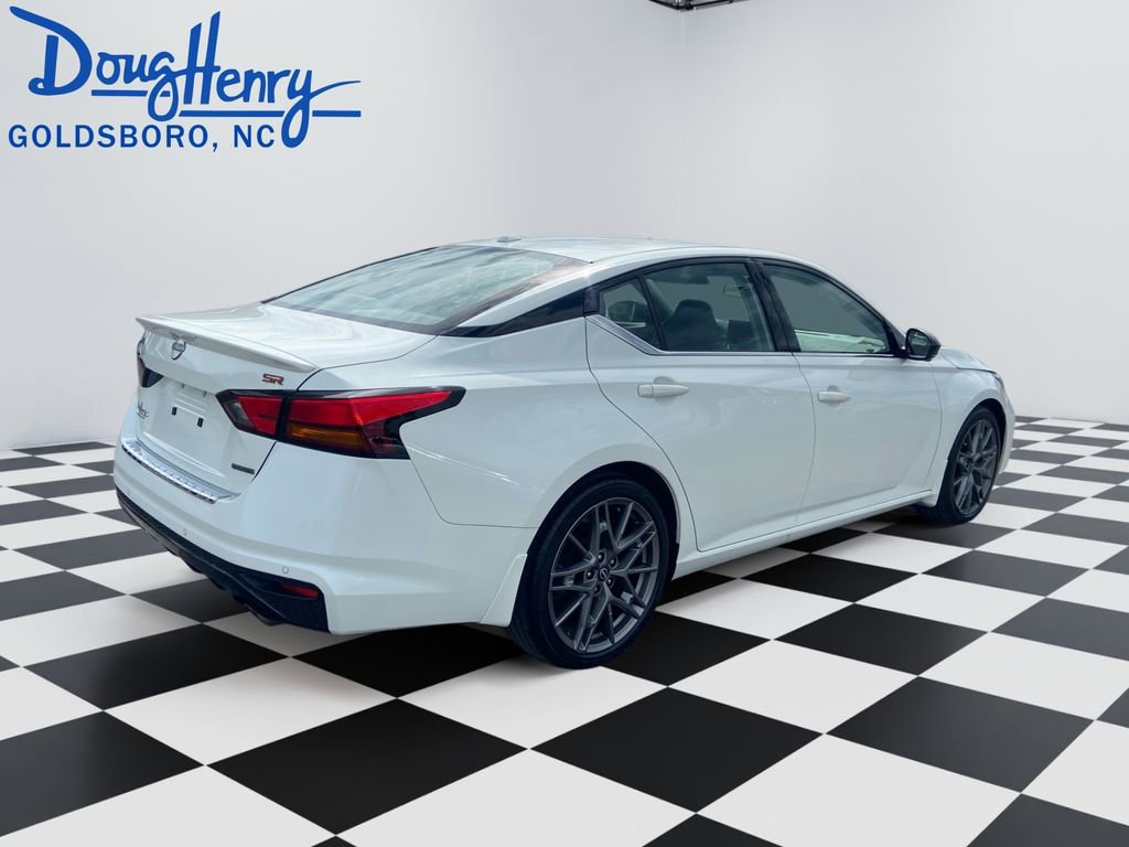Used 2023 Nissan Altima 2.0 SR FWD image 5