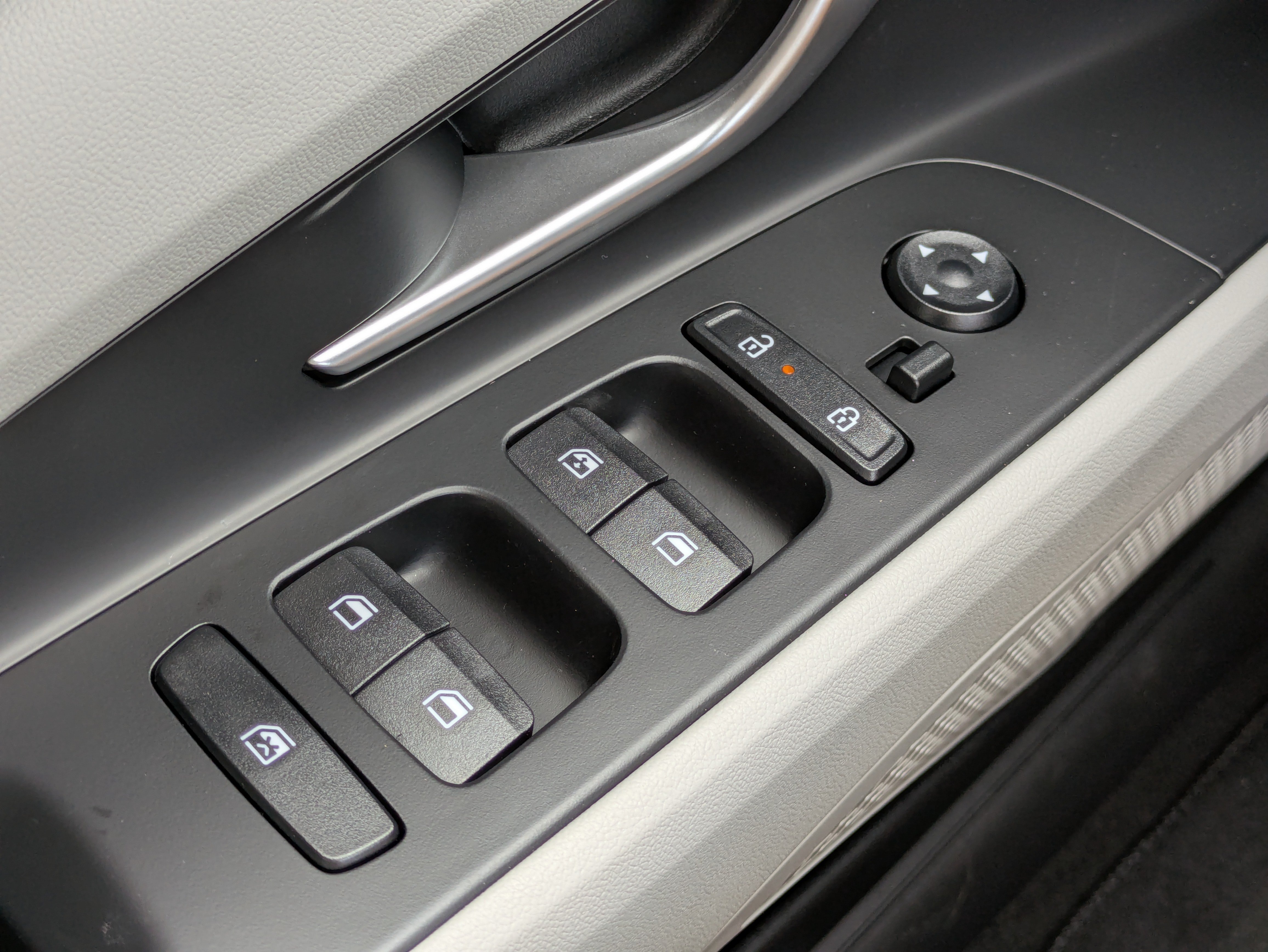 New 2026 Hyundai Elantra SEL Sport FWD image 18