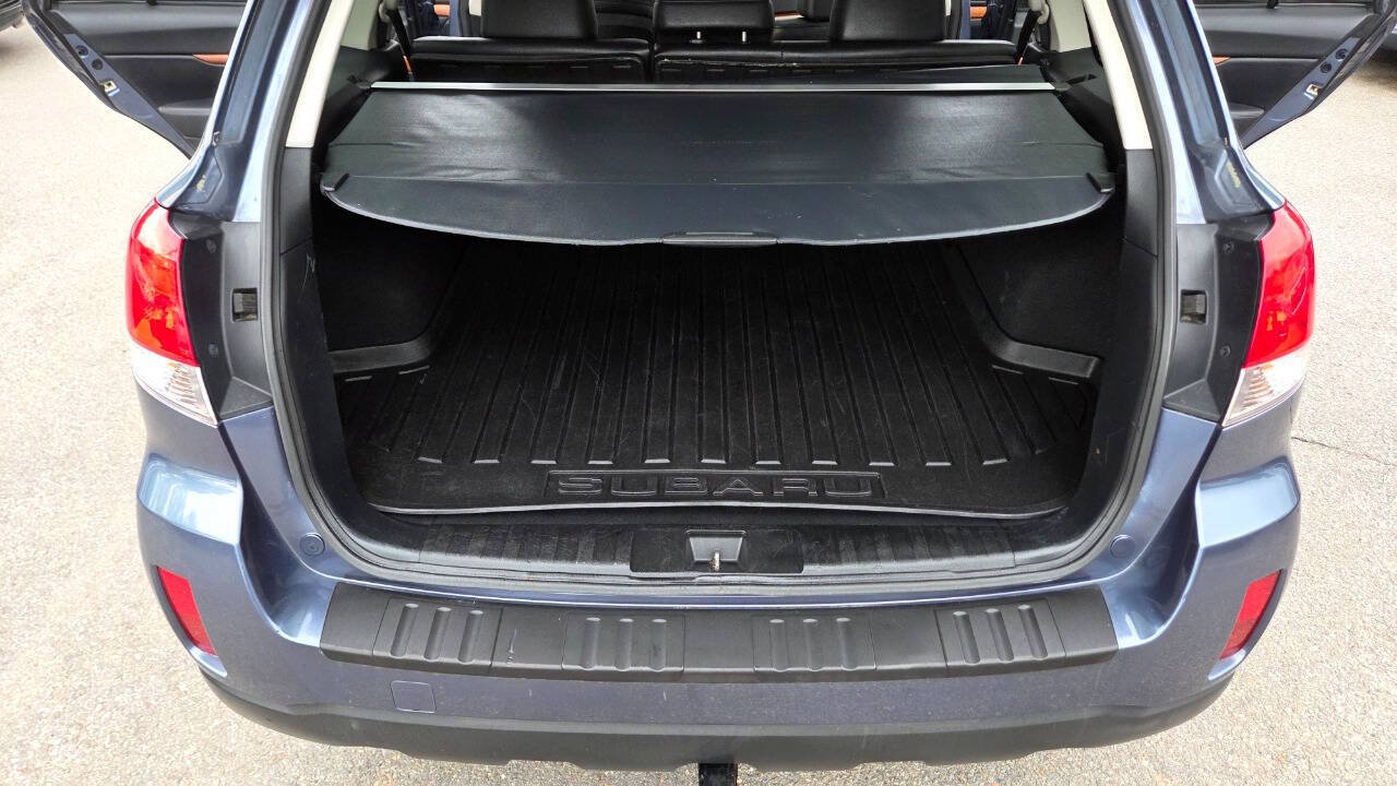 Used 2013 Subaru Outback 2.5i Limited w/ Moonroof Pkg AWD/4WD image 36