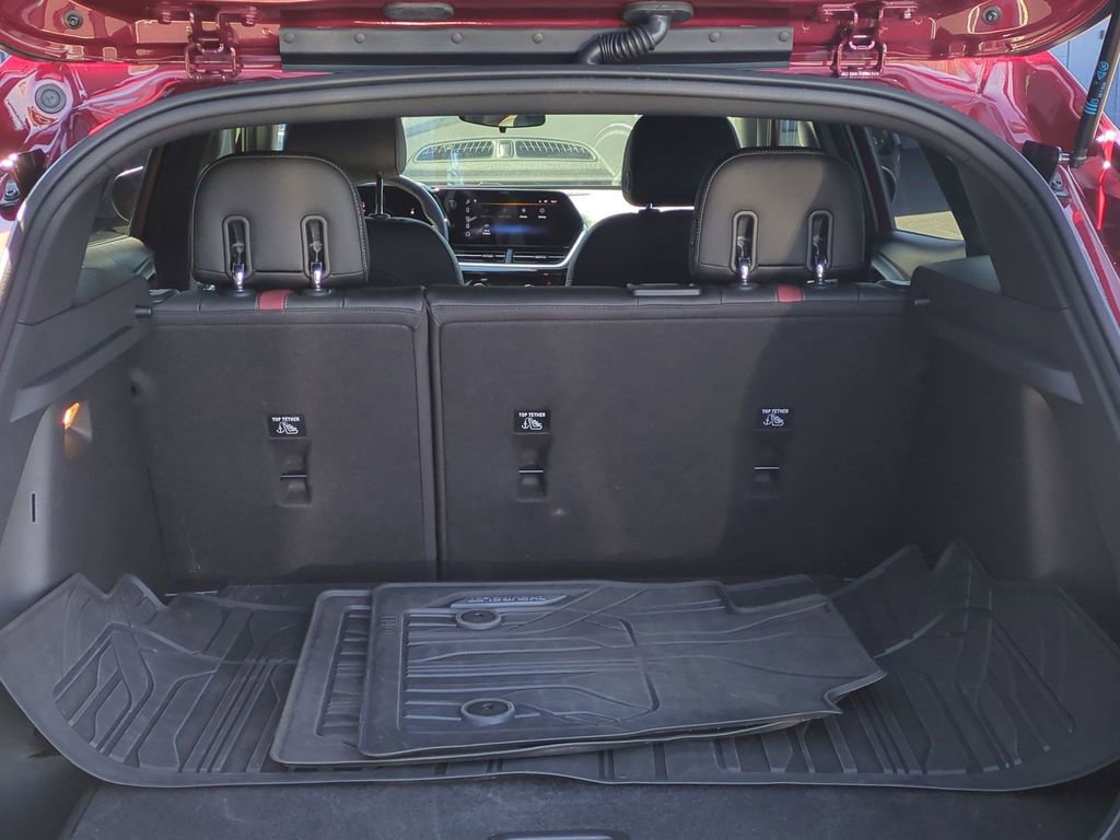Used 2025 Chevrolet Trax RS w/ Driver Confidence Package FWD image 8