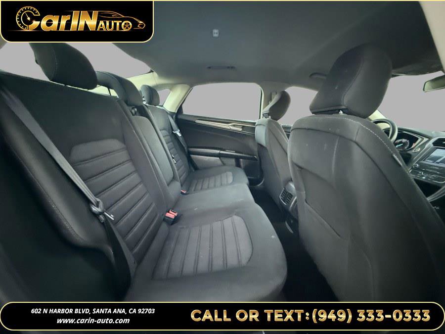 Used 2020 Ford Fusion SE image 19