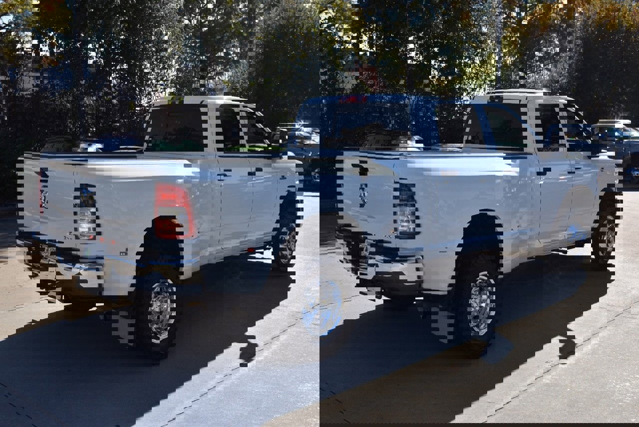 Used 2024 RAM 3500 Tradesman w/ Chrome Appearance Group image 7