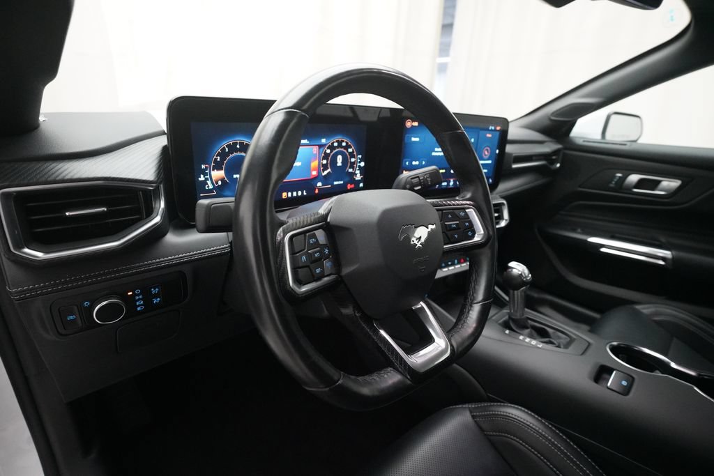 Used 2025 Ford Mustang Premium RWD image 8