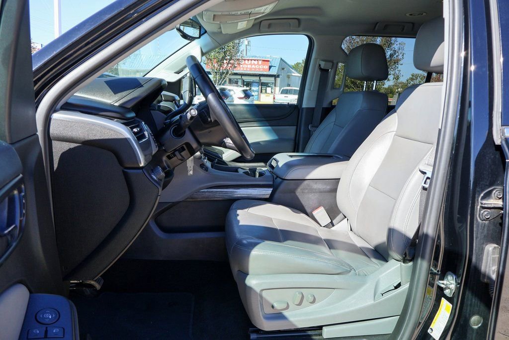 Used 2018 Chevrolet Suburban LT image 7