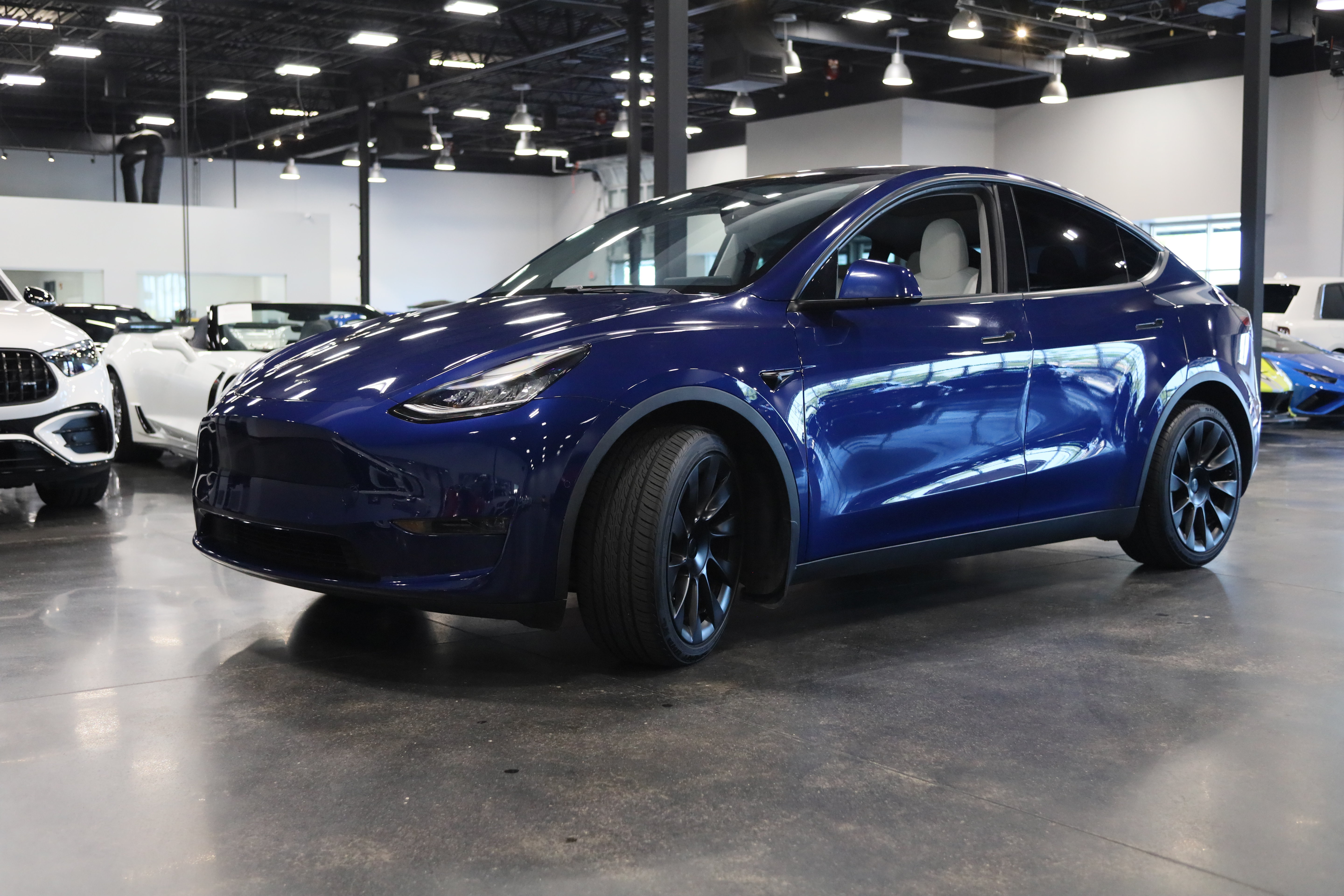 Used 2021 Tesla Model Y Long Range AWD/4WD image 3