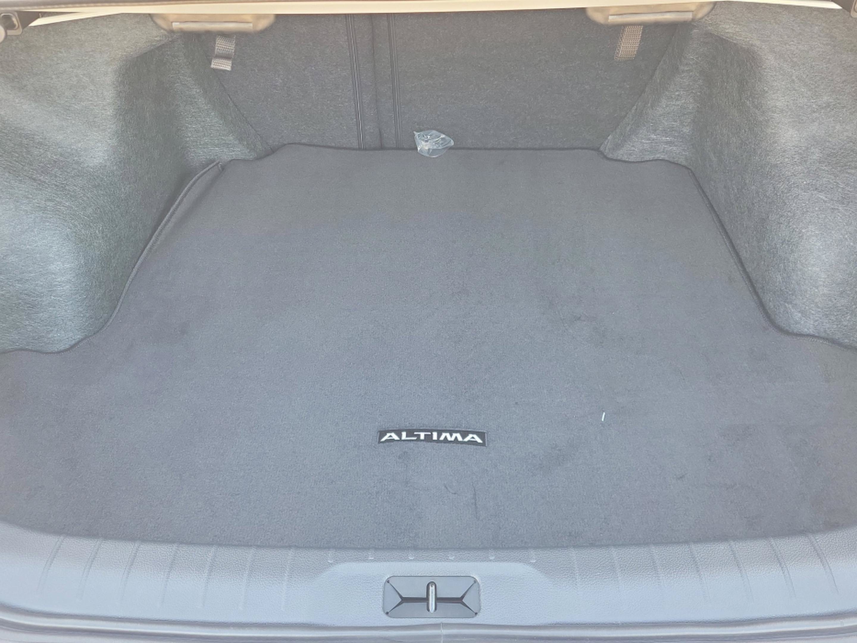 New 2025 Nissan Altima 2.5 SR FWD image 9