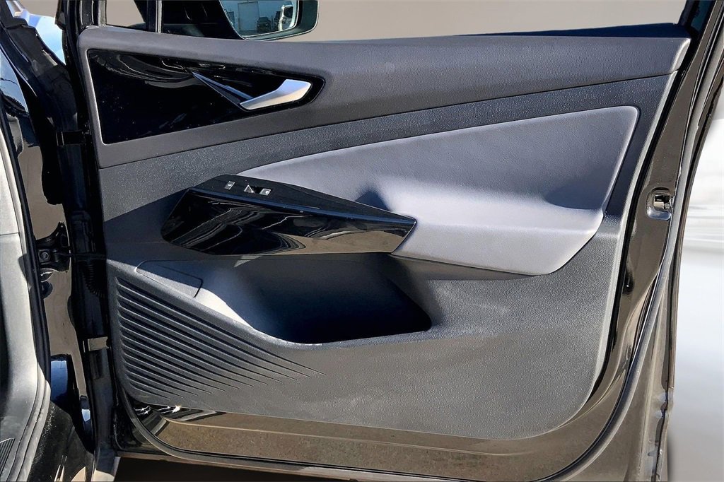 Used 2022 Volkswagen ID.4 Pro image 23