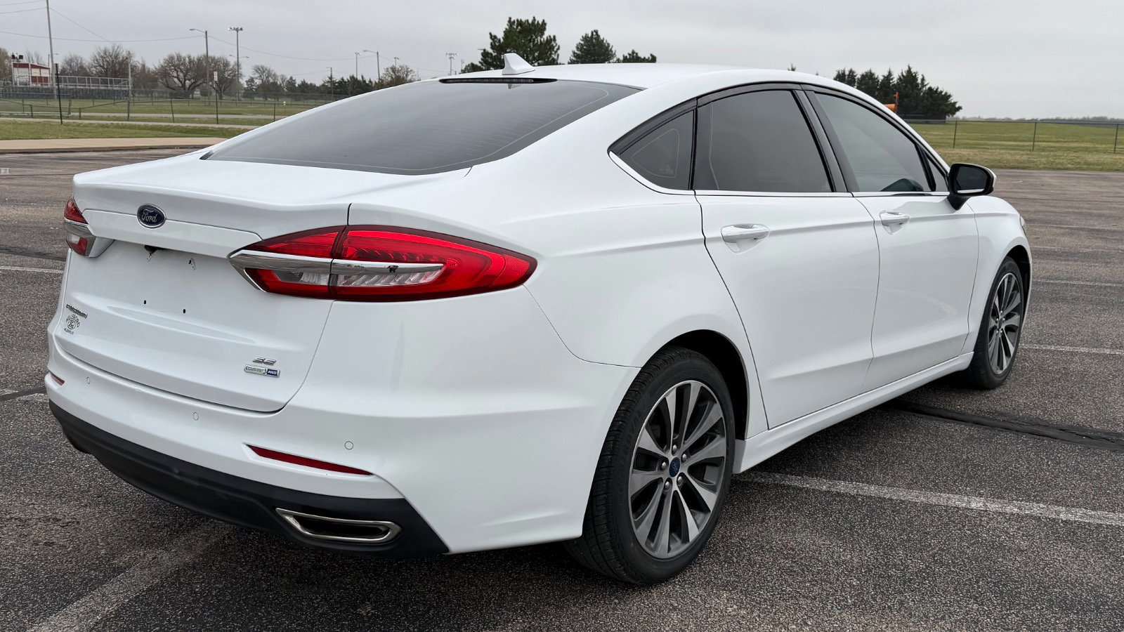 Certified 2019 Ford Fusion SE image 3