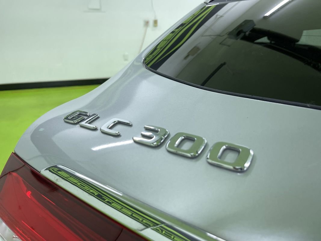 Used 2019 Mercedes-Benz GLC 300 4MATIC w/ Premium Package image 13