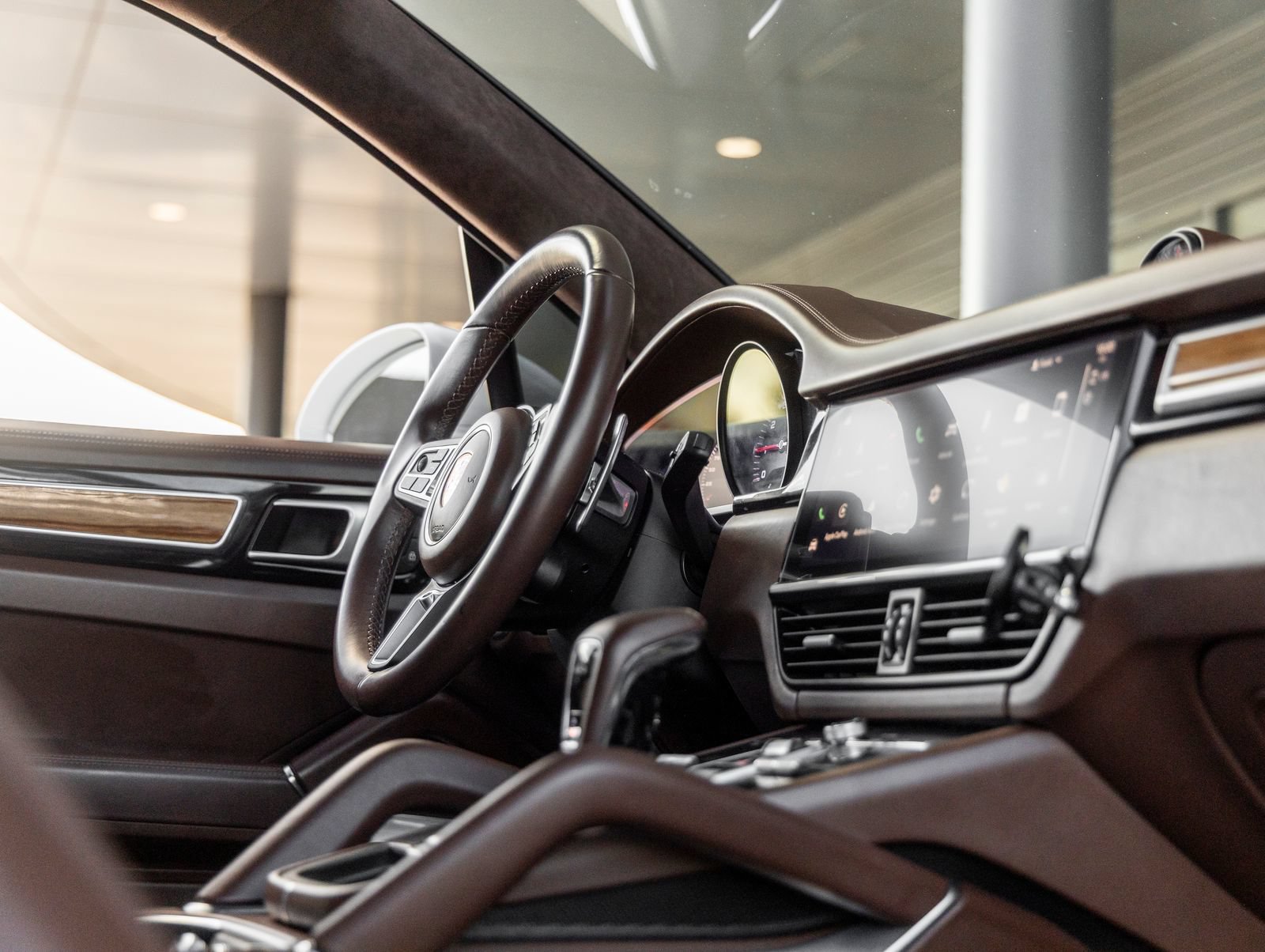 Certified 2023 Porsche Cayenne Turbo AWD/4WD image 49