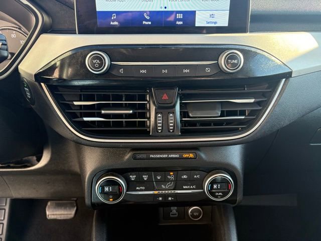 Used 2021 Ford Escape SE image 18