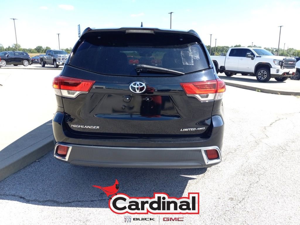 Used 2017 Toyota Highlander Limited Platinum w/ Carpet Mat Package image 9