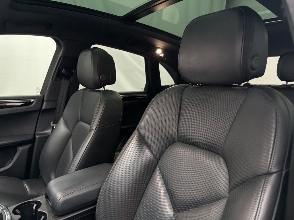 Used 2022 Porsche Macan image 13