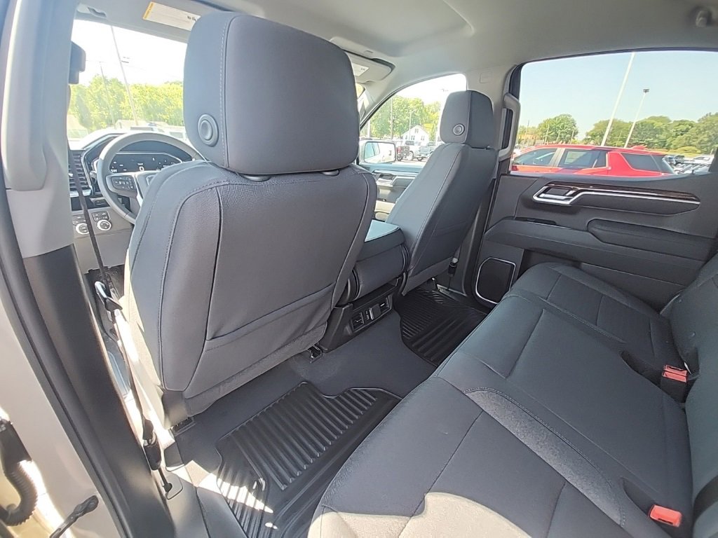 New 2026 GMC Sierra 1500 SLE w/ Preferred Package image 15