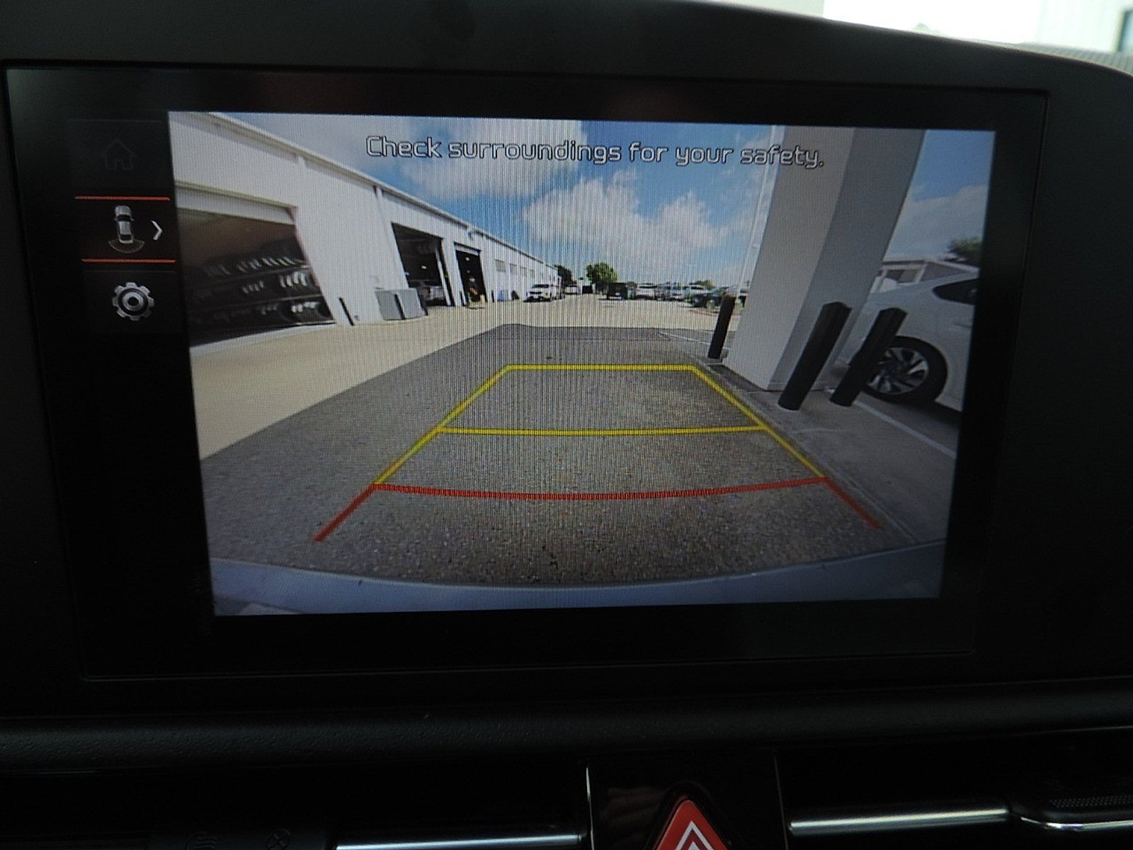 Used 2024 Kia Niro LX FWD image 25