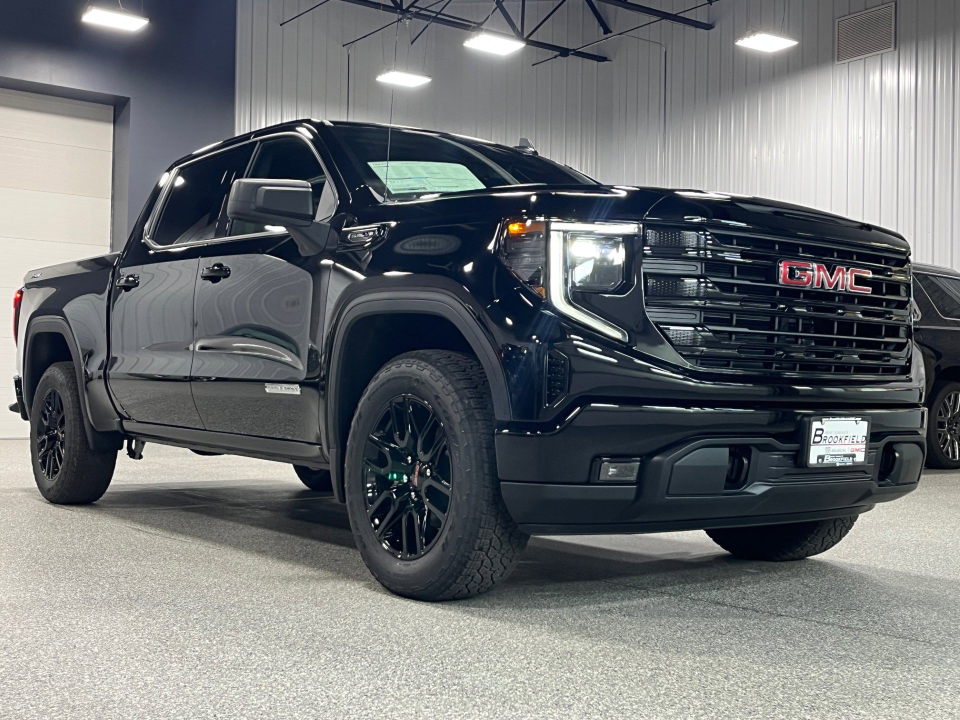 New 2026 GMC Sierra 1500 Elevation image 7