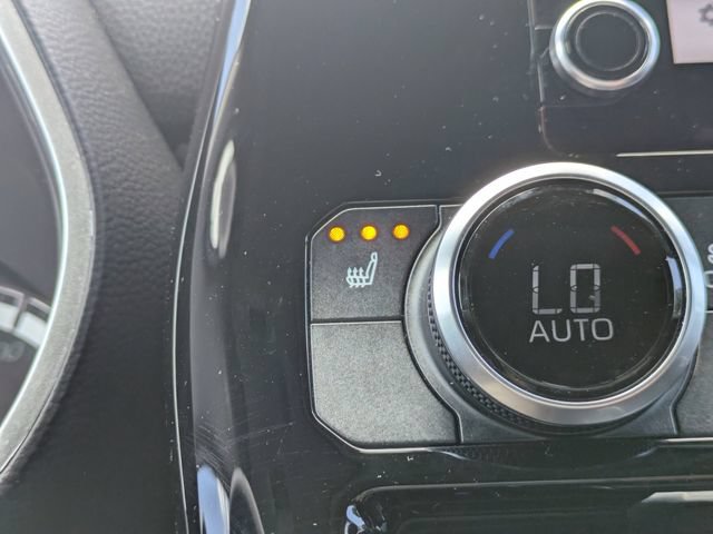 Used 2023 Toyota Highlander XLE AWD/4WD image 24