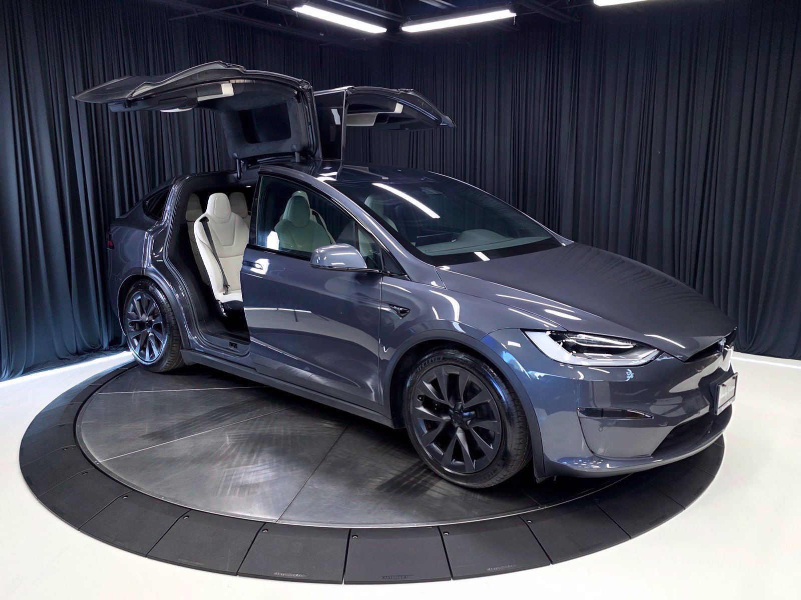 Used 2022 Tesla Model X Plaid AWD/4WD image 18