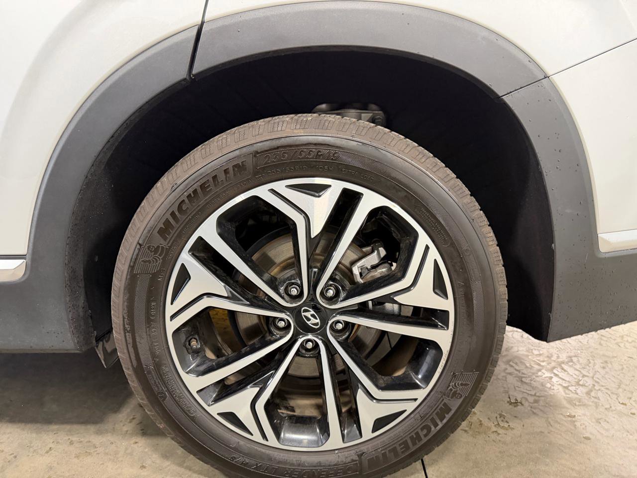 Used 2019 Hyundai Santa Fe Limited AWD/4WD image 11