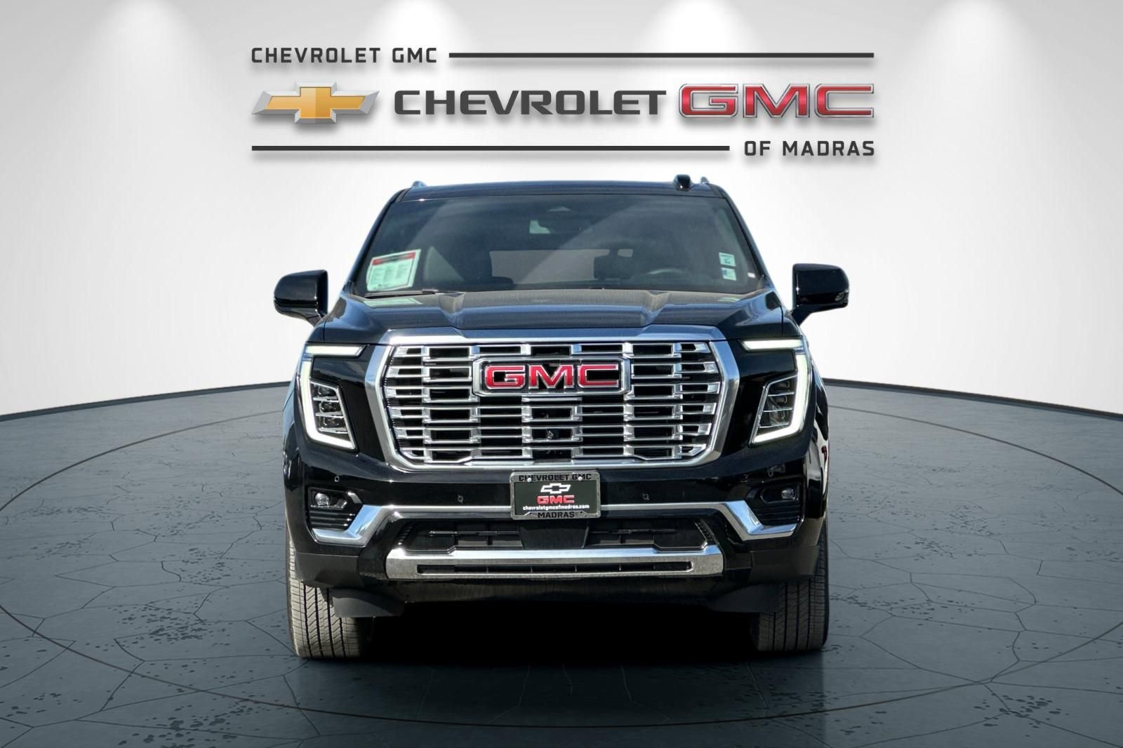 Used 2026 GMC Yukon XL Denali w/ Sun & Power Step Package AWD/4WD image 8