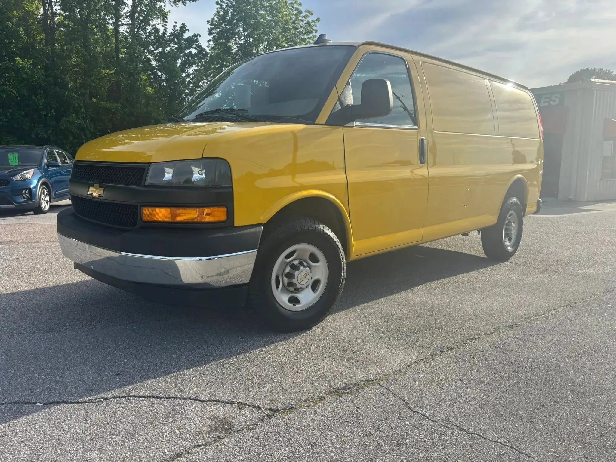 Used 2023 Chevrolet Express 2500 RWD image 5