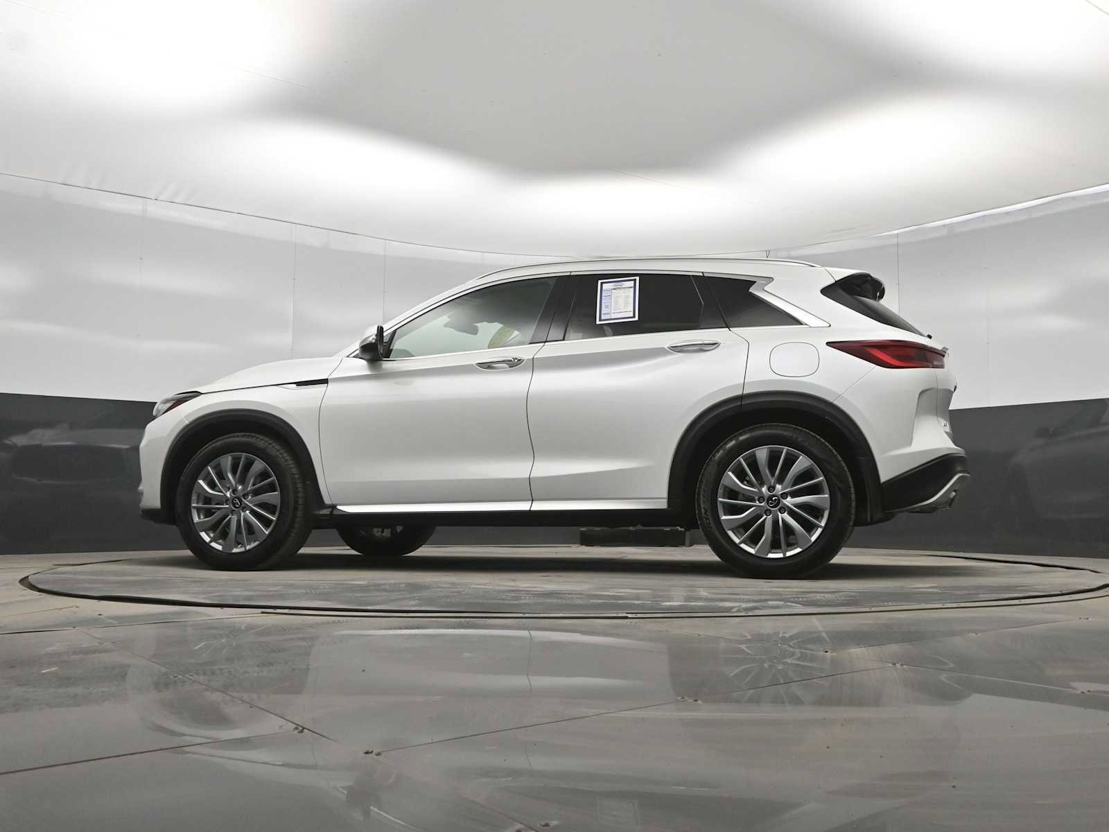 Used 2023 INFINITI QX50 Luxe image 31