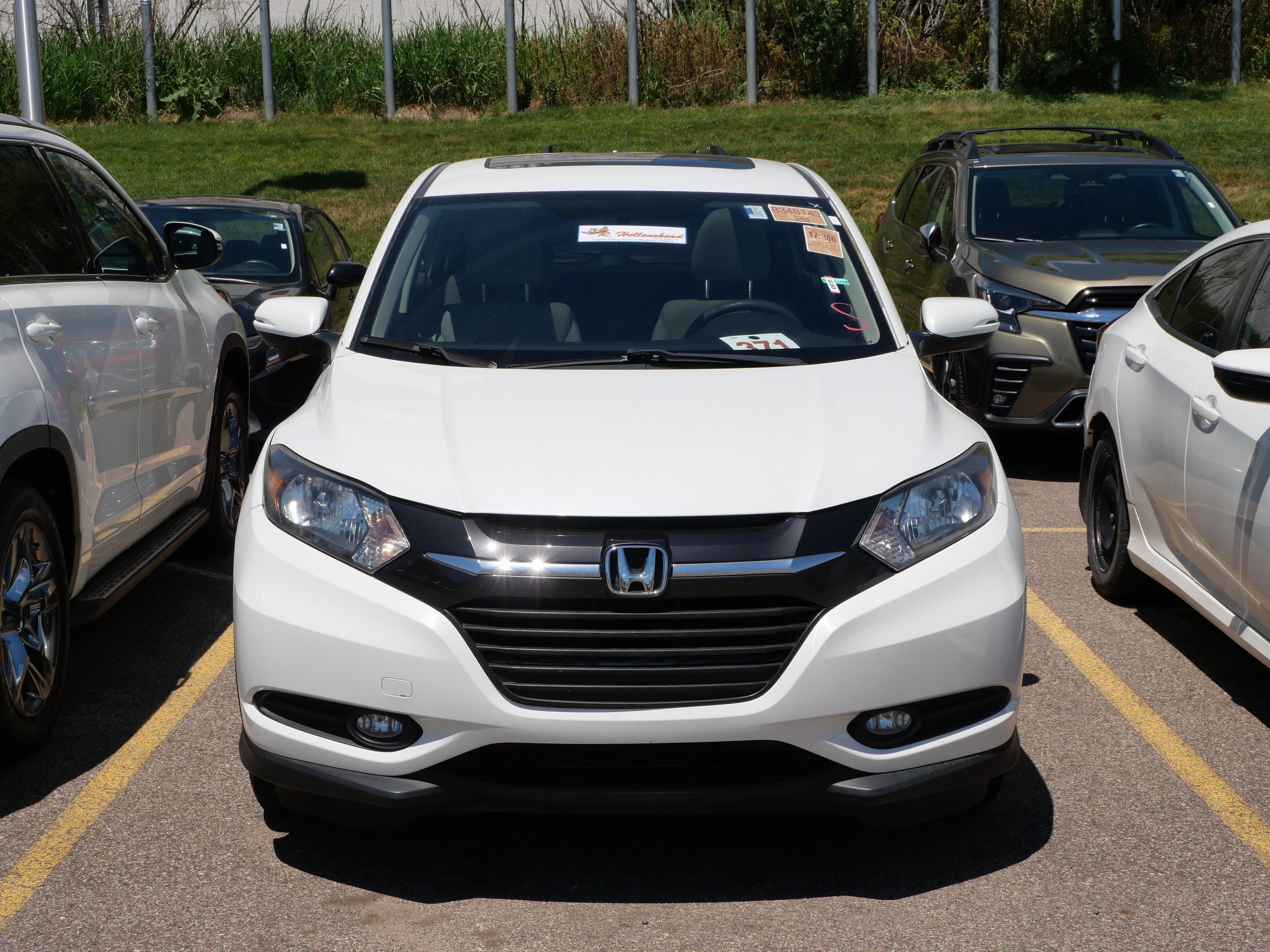 Used 2016 Honda HR-V EX image 2