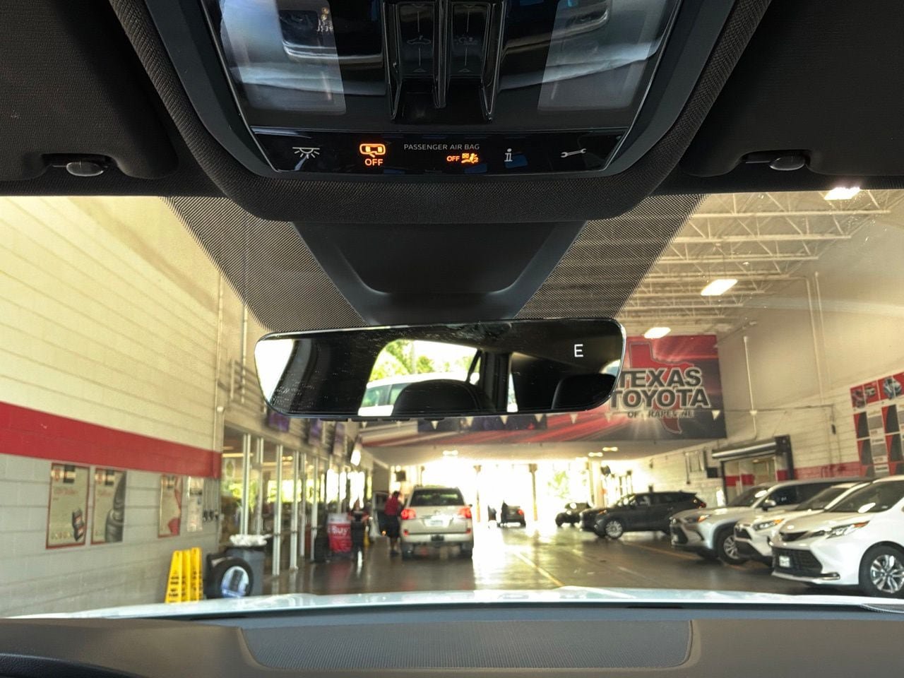 Used 2026 Volkswagen Atlas Cross Sport SE AWD/4WD image 19