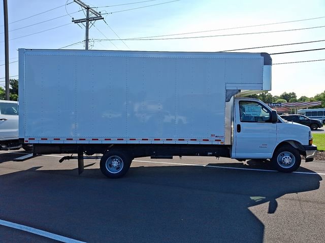 New 2024 Chevrolet Express 4500 Extended w/ Power Convenience Package RWD image 5