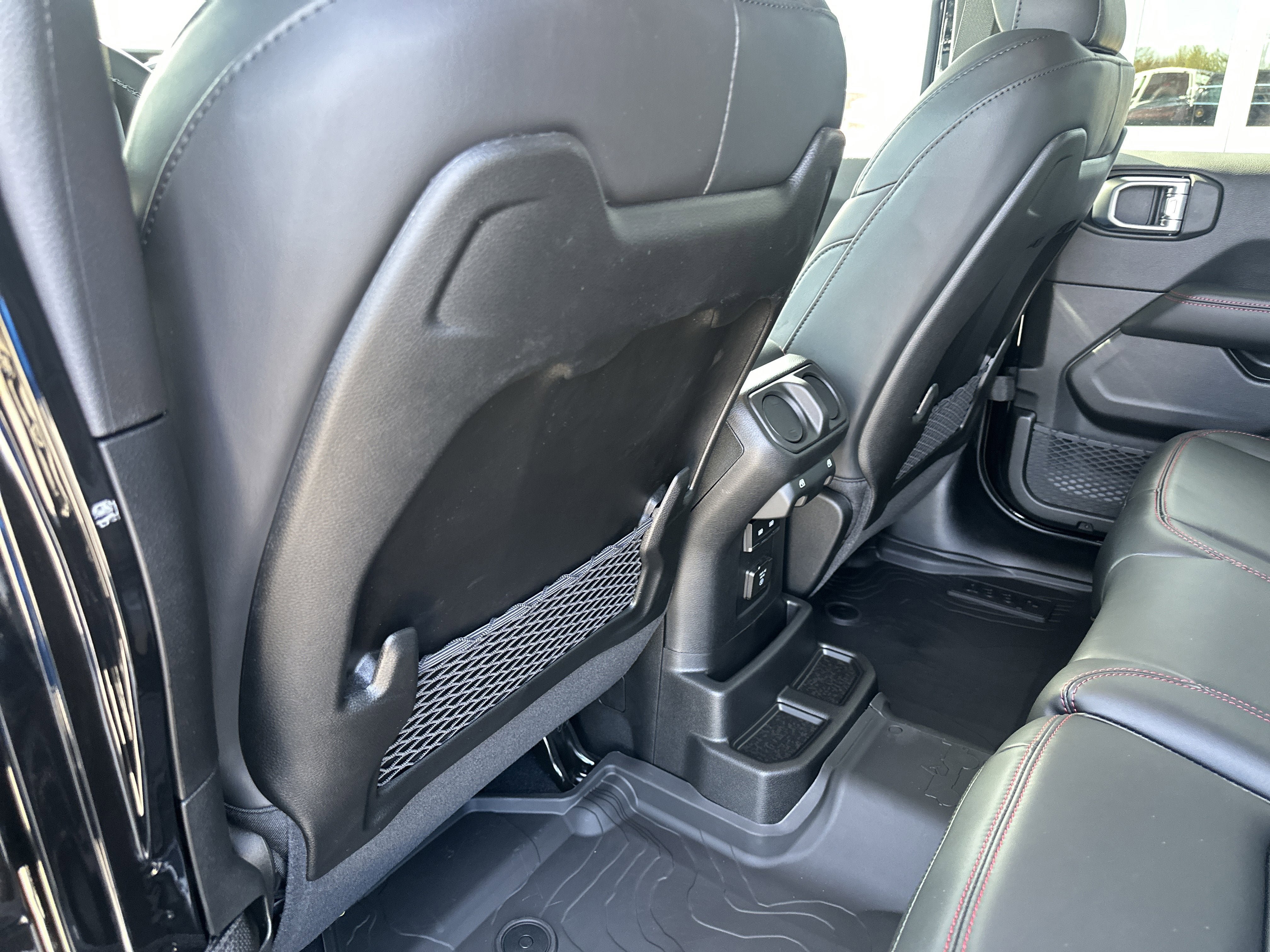 New 2026 Jeep Wrangler Unlimited Rubicon AWD/4WD image 18