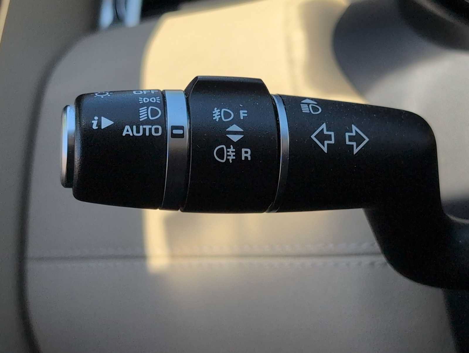 Used 2013 Land Rover Range Rover Evoque Pure Premium AWD/4WD image 26