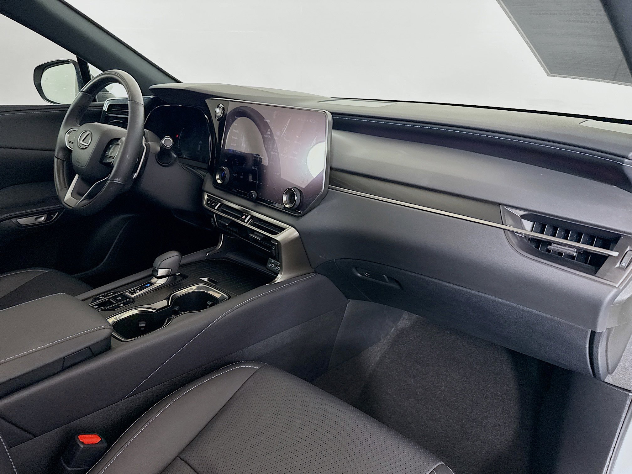 Used 2023 Lexus RX 350 w/ Accessory Package (Z1) image 27