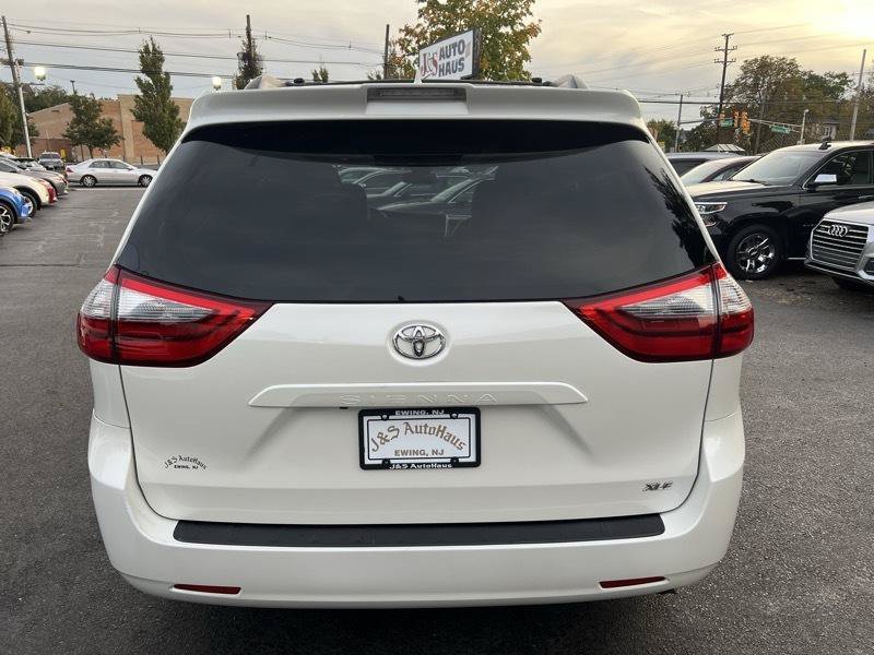 Used 2020 Toyota Sienna XLE FWD image 5
