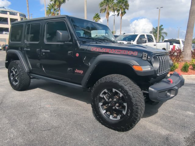 Used 2025 Jeep Wrangler Unlimited Rubicon w/ Convenience Group AWD/4WD image 2