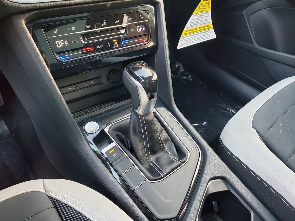 New 2026 Volkswagen Taos SE FWD image 10